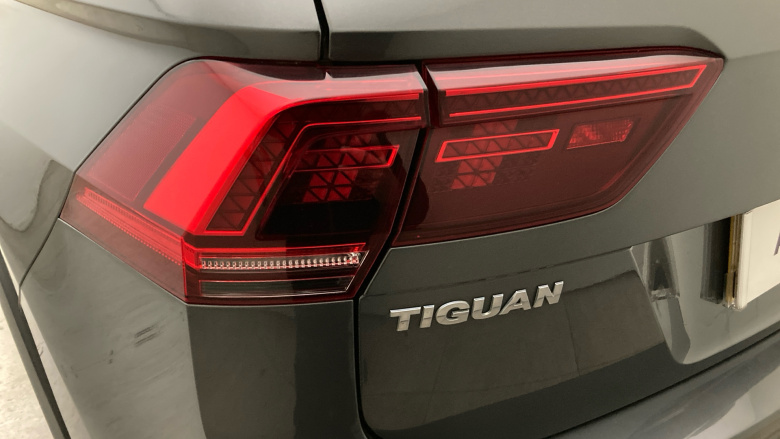 Volkswagen Tiguan 2.0 TDi 150 R-Line 5dr Diesel Estate